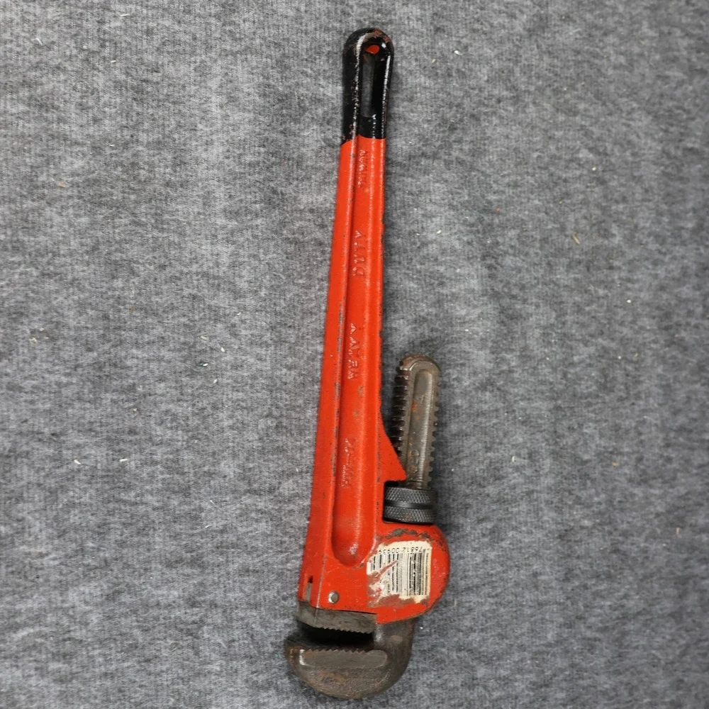 Great Neck PW-14 14in Pipe Wrench Red Heavy Duty Adjustable Forged Steel Taiwan